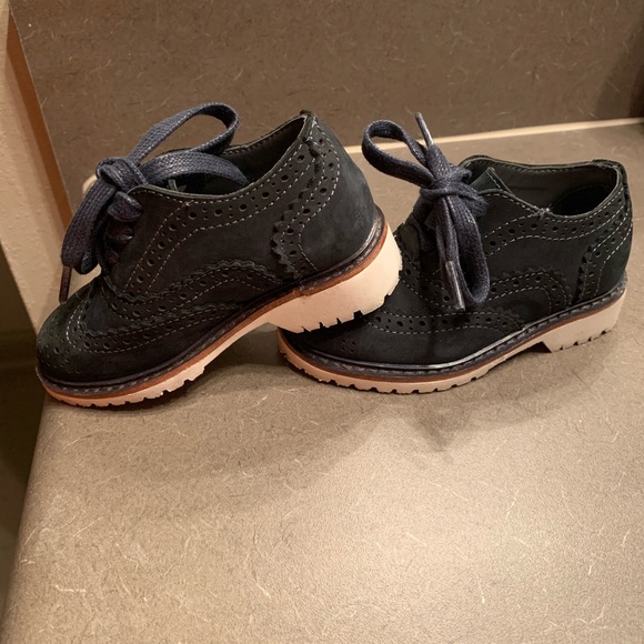 Kenneth Cole Toddler Shoes - Picture 3 of 3